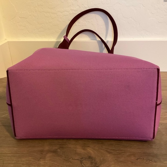 Rothy’s the Lightweight Tote in Collegiate Currant color - Picture 8 of 12